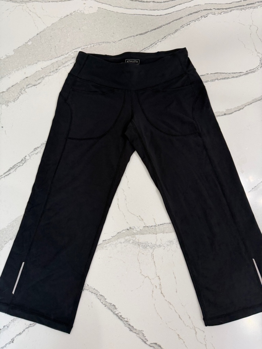 Athleta Black Cropped full leggings | Pockets | XXS